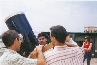Observa��o das manchas solares com o telesc�pio Meade LX200 a partir do terra�o da UMa.